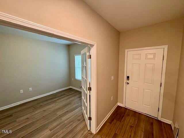 8013 Toddwick Ct - Photo 4 of 34