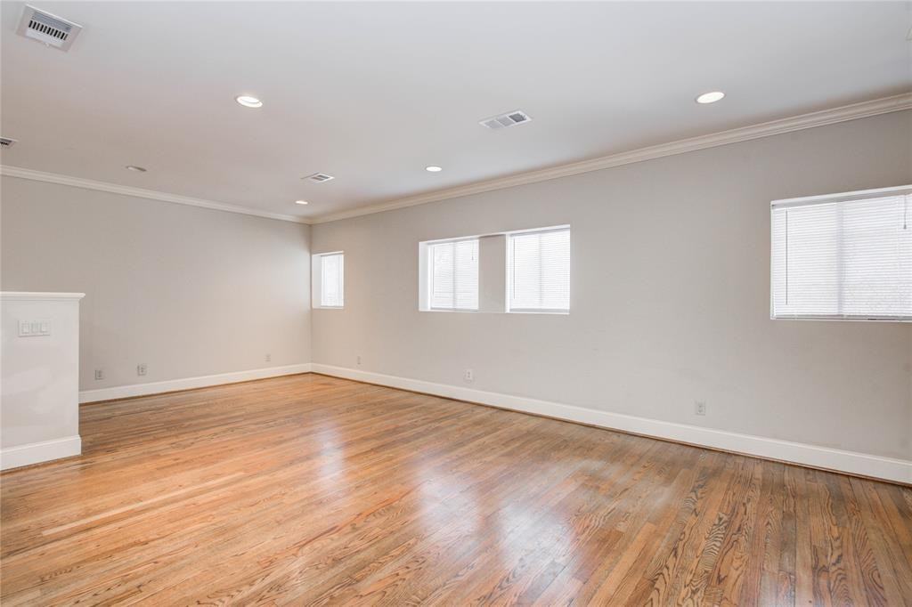 6503 Mapleridge Street - Photo 6 of 28