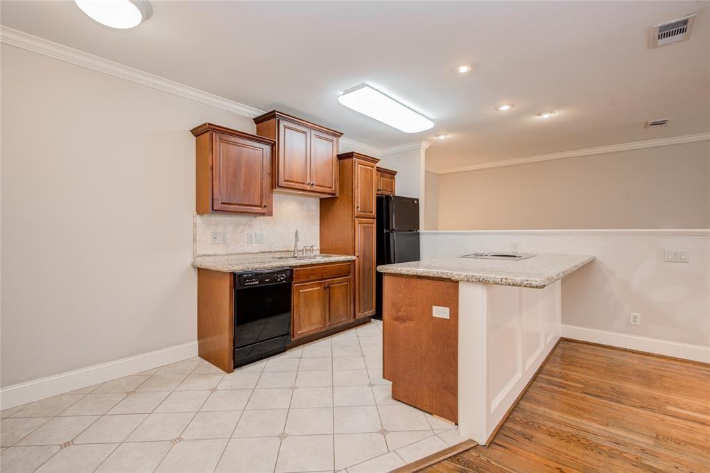 6503 Mapleridge Street - Photo 7 of 28