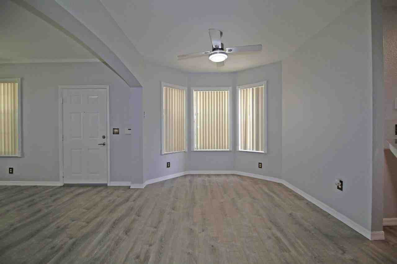 170 Sw Peacock Blvd - Photo 3 of 28