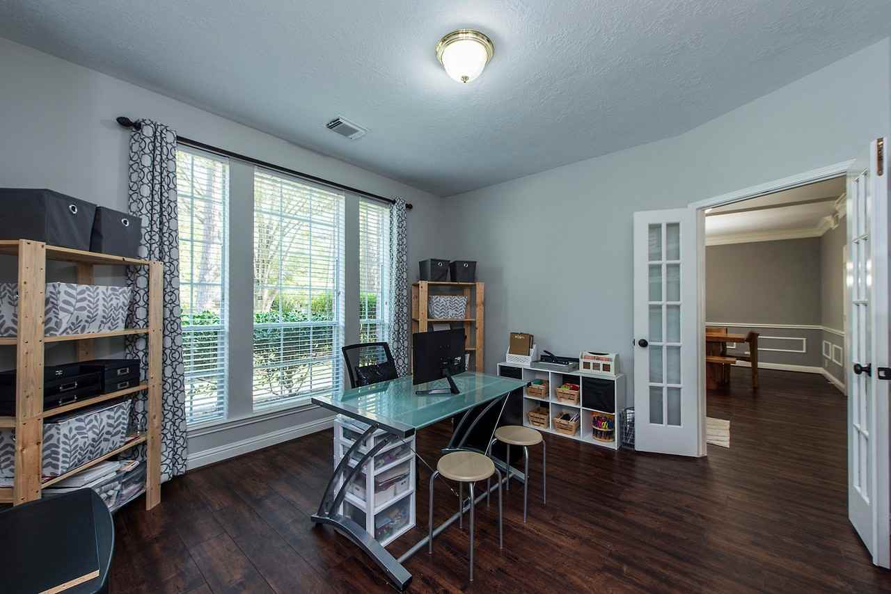 11 Crested Point Pl - Photo 5 of 49