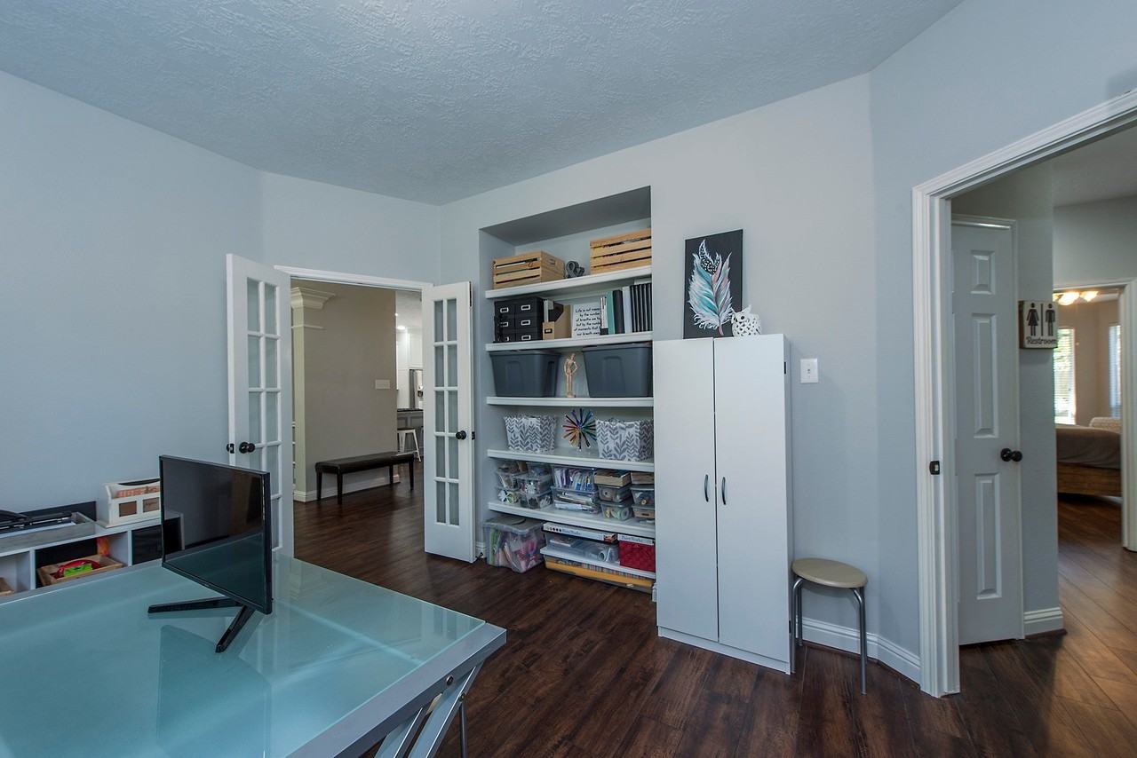 11 Crested Point Pl - Photo 6 of 49