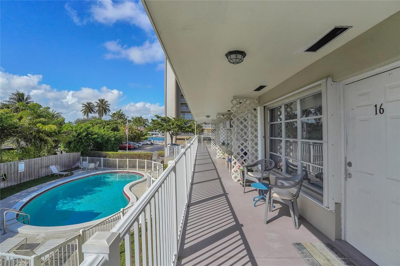 2501 N Ocean Blvd - Photo 4 of 34