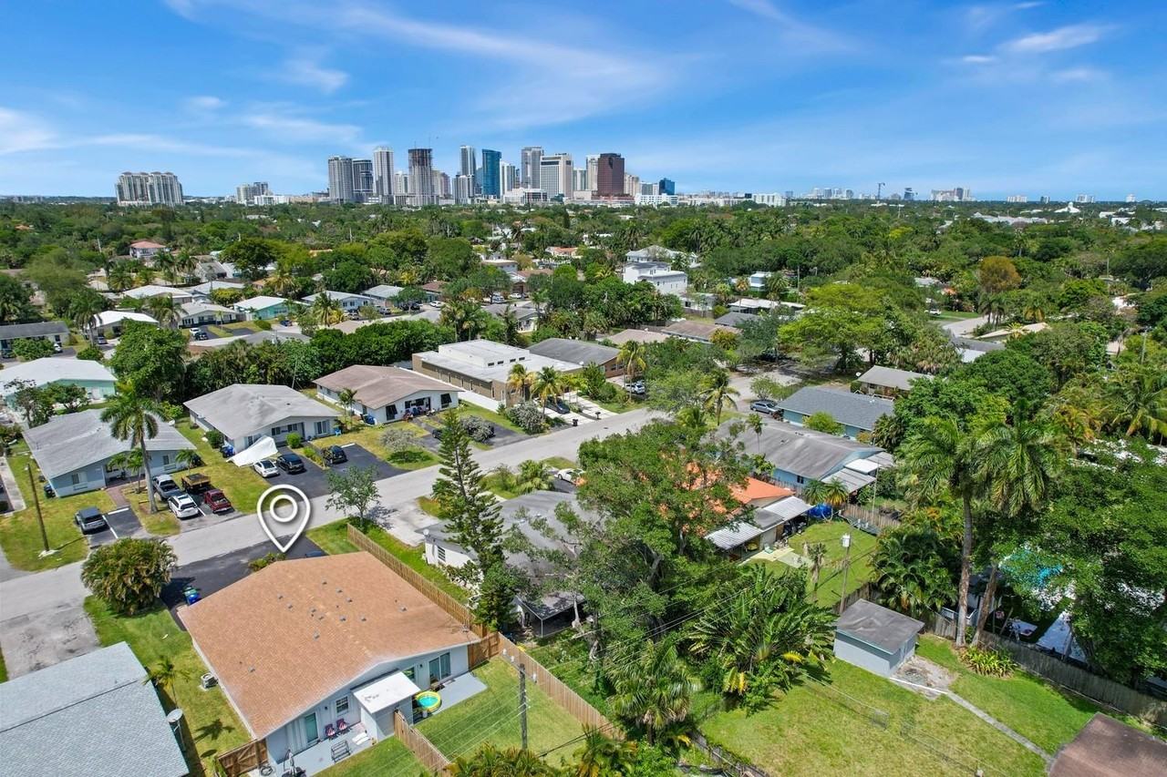 838 Sw 14th St - Photo 2 of 33