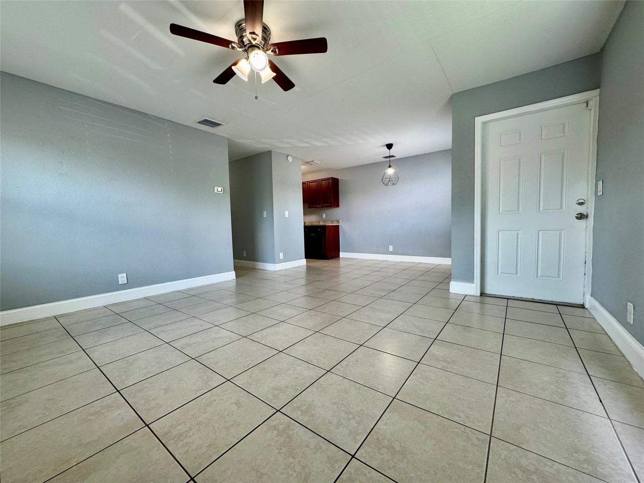 838 Sw 14th St - Photo 5 of 33