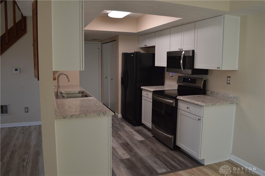 1362 Sanzon Dr - Photo 6 of 31