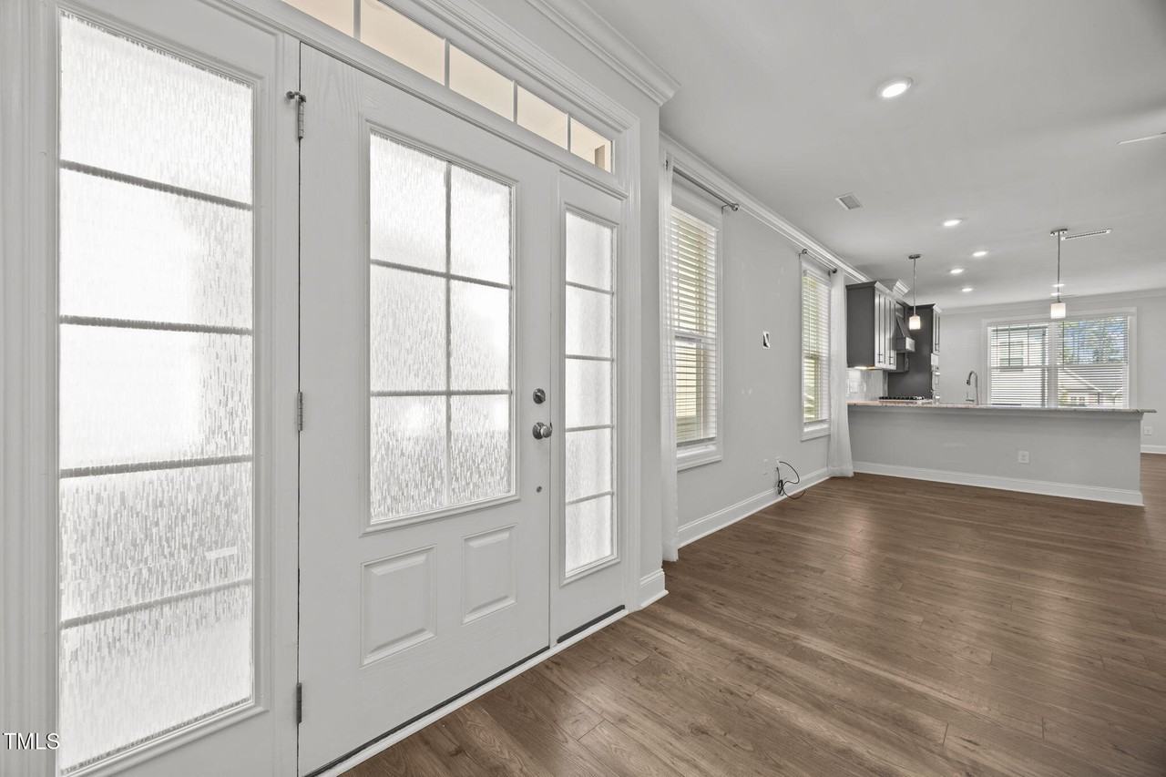 8410 Zinc Autumn Path - Photo 5 of 39