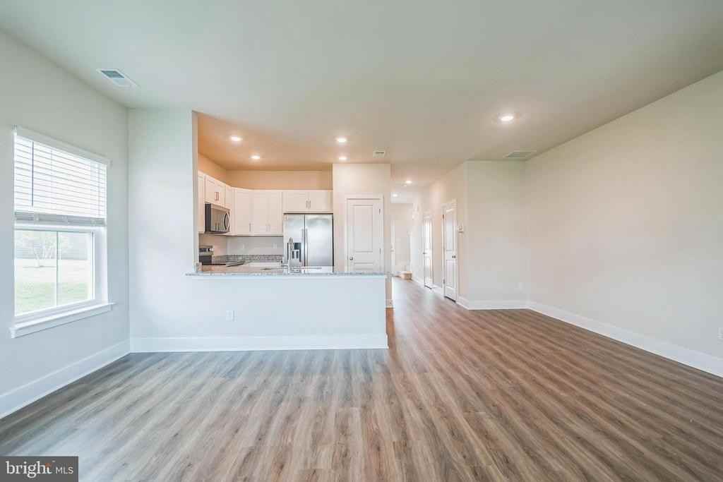 121 Nootka Way - Photo 3 of 15