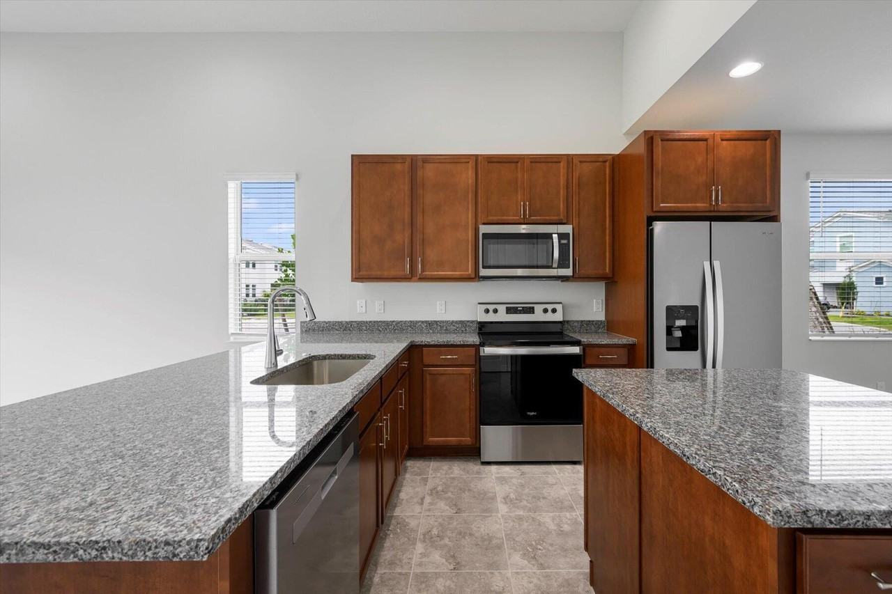 5120 Willow Creek Dr - Photo 5 of 17