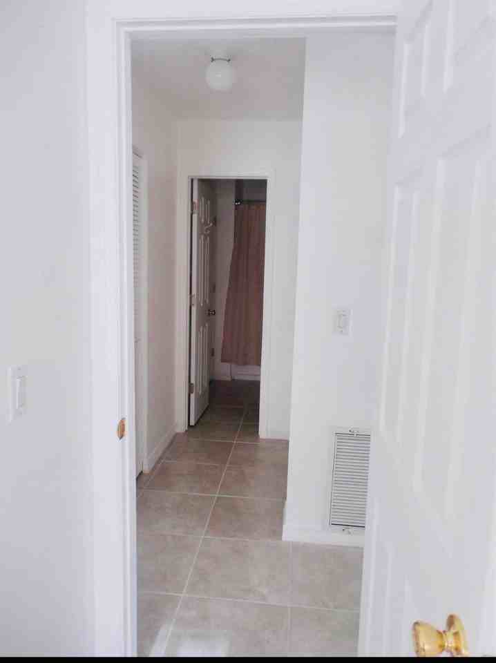 614 Sw Jeanne St - Photo 3 of 13