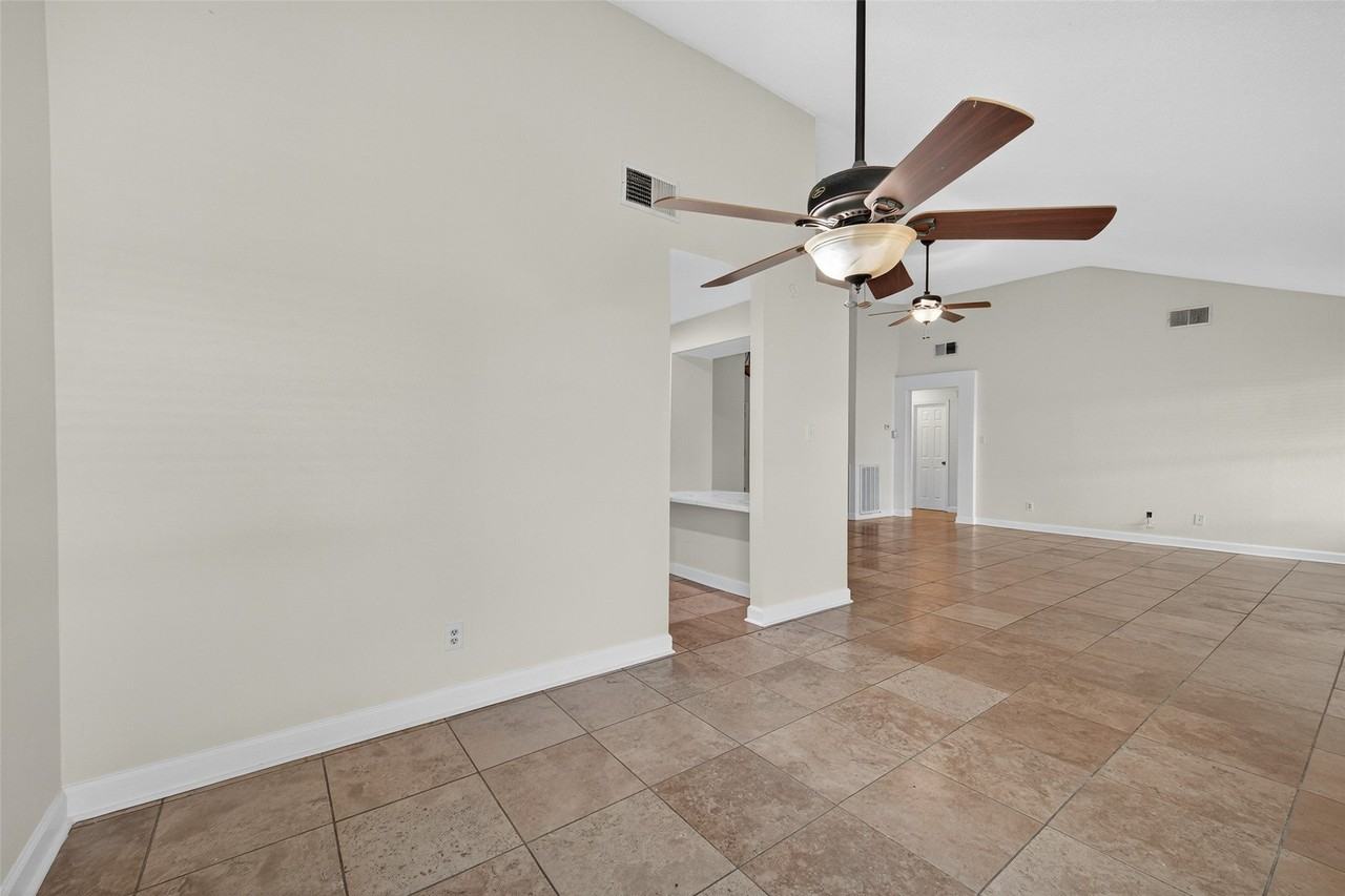 22151 Birch Valley Dr - Photo 5 of 50