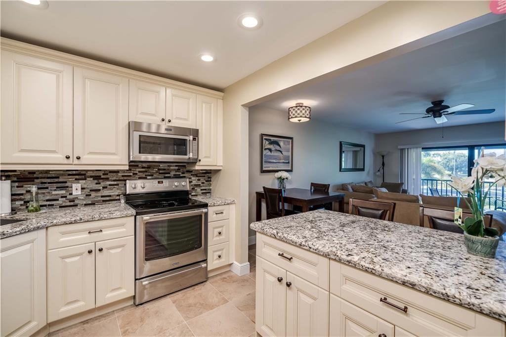 9000 Jacaranda Ln - Photo 5 of 20