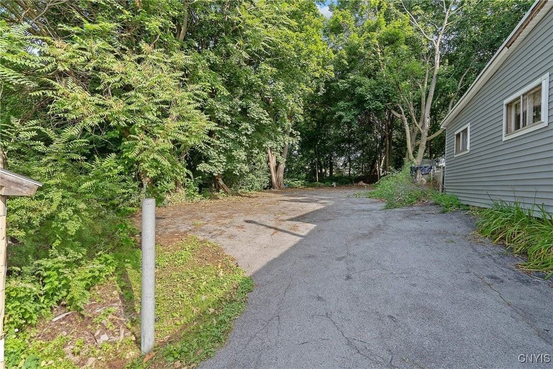 117 W Schuyler St - Photo 3 of 14