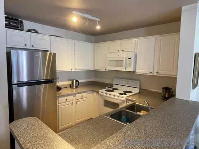 3520 Lebon Dr - Photo 2 of 18