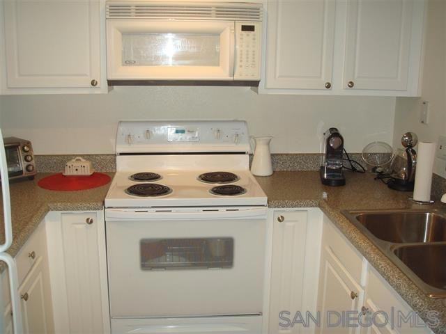 3520 Lebon Dr - Photo 3 of 18