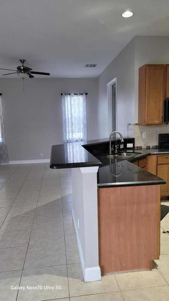 1025 Sw Dartmouth Ave - Photo 6 of 6