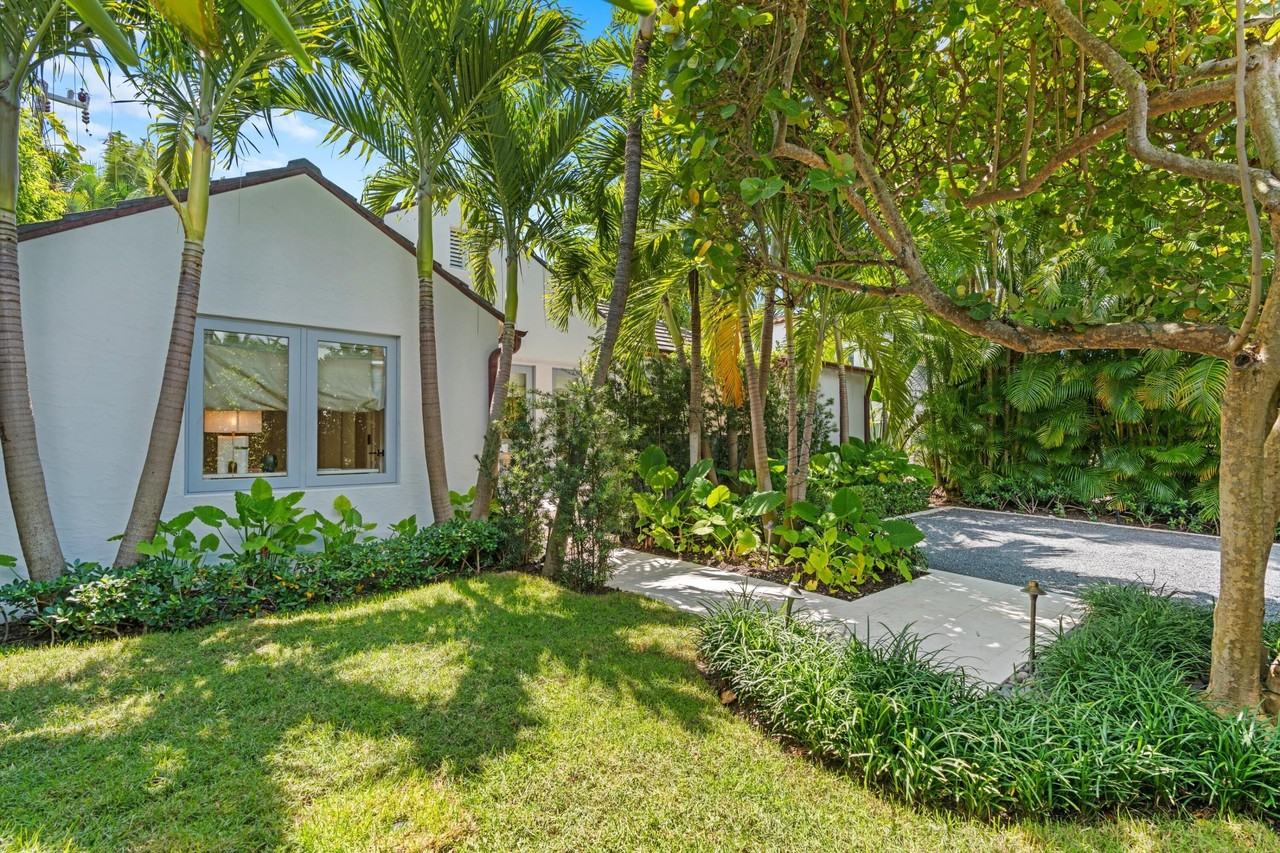 365 Hibiscus Ave - Photo 3 of 30