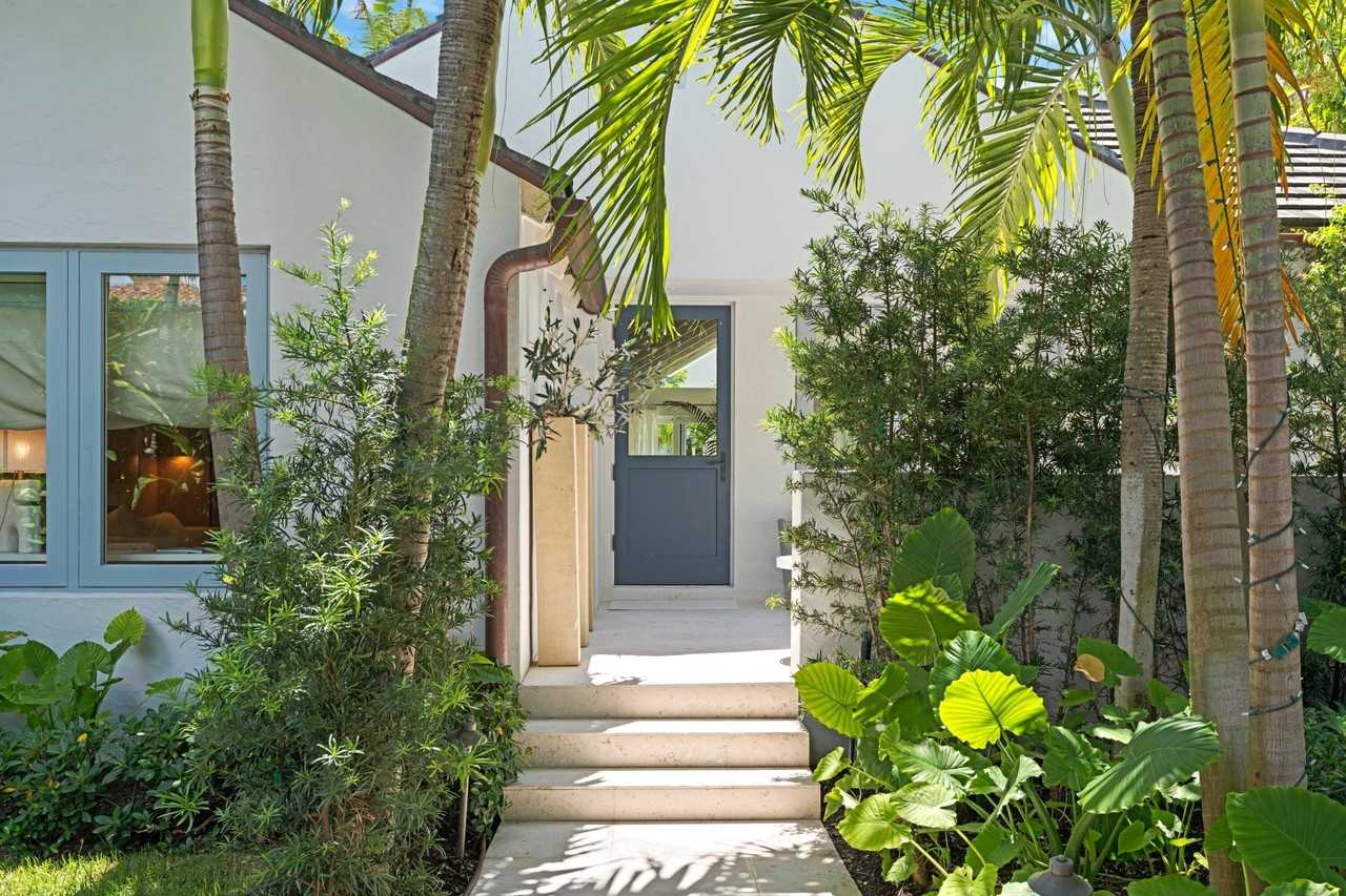 365 Hibiscus Ave - Photo 5 of 30