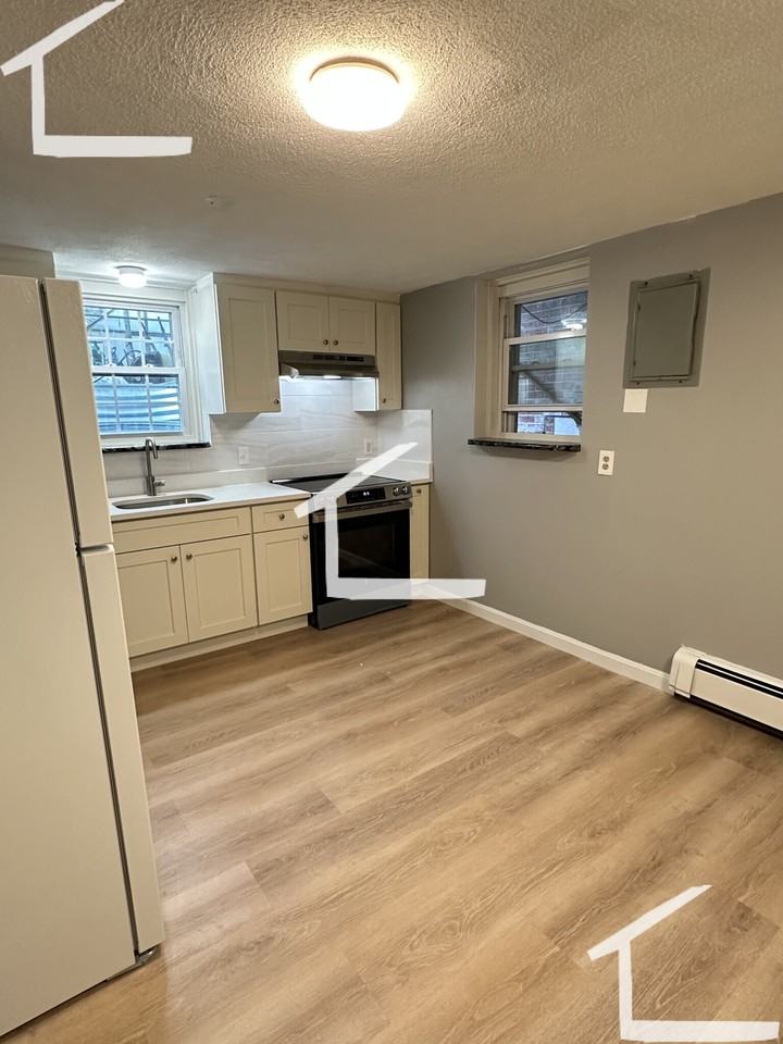 25 Duval St #B1 - Photo 3 of 6