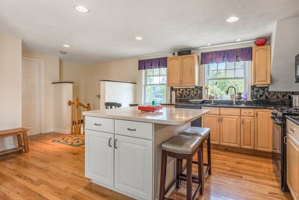 34 Vine St #1 - Photo 3 of 14