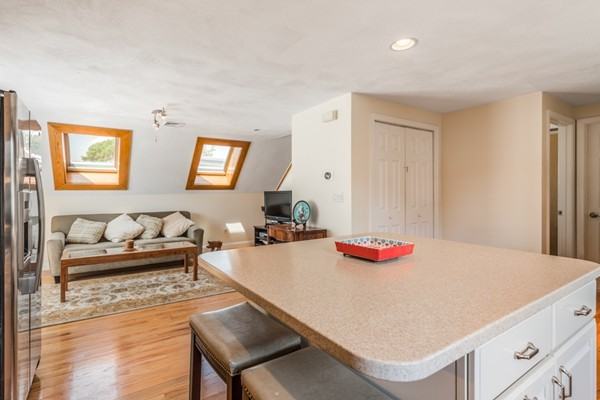34 Vine St #1 - Photo 4 of 14