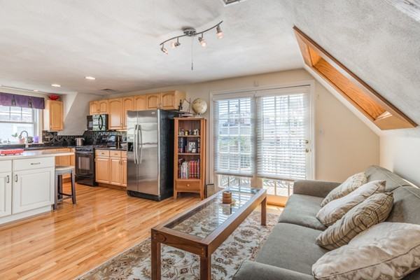 34 Vine St #1 - Photo 5 of 14