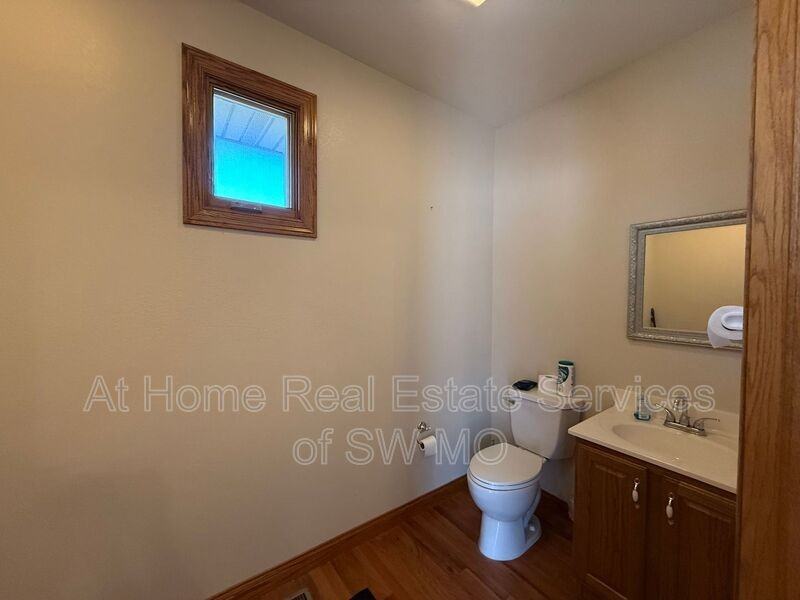5575 N 17th St - Photo 5 of 6