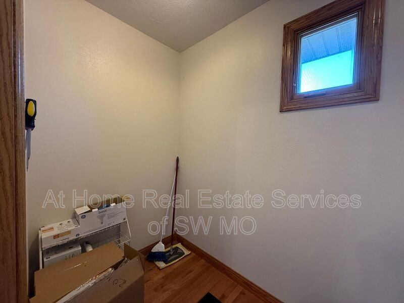 5575 N 17th St - Photo 6 of 6