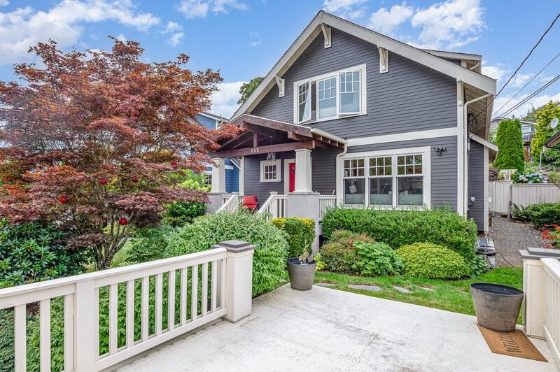 605 20th Ave - Photo 2 of 33