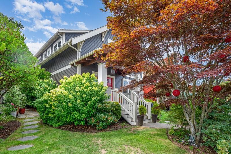 605 20th Ave - Photo 3 of 33