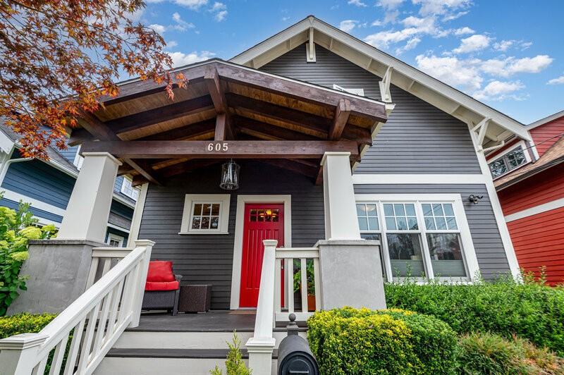 605 20th Ave - Photo 4 of 33
