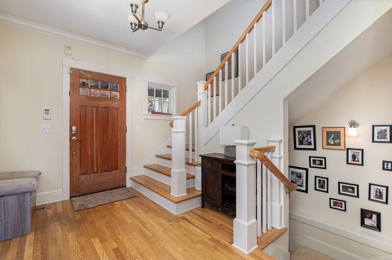 605 20th Ave - Photo 6 of 33