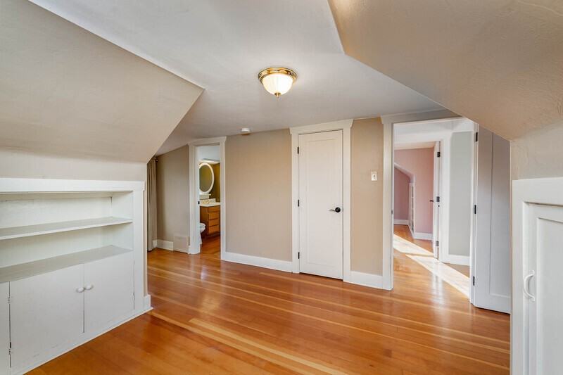 8040 16th Ave Ne - Photo 6 of 12