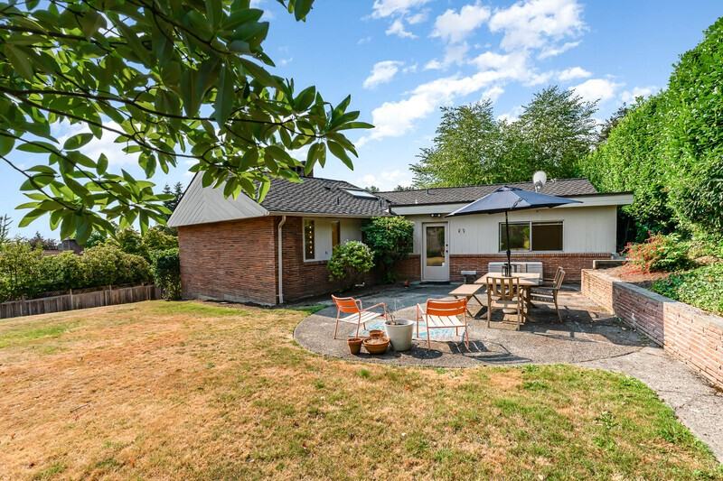 5120 Ne 54th St - Photo 2 of 30