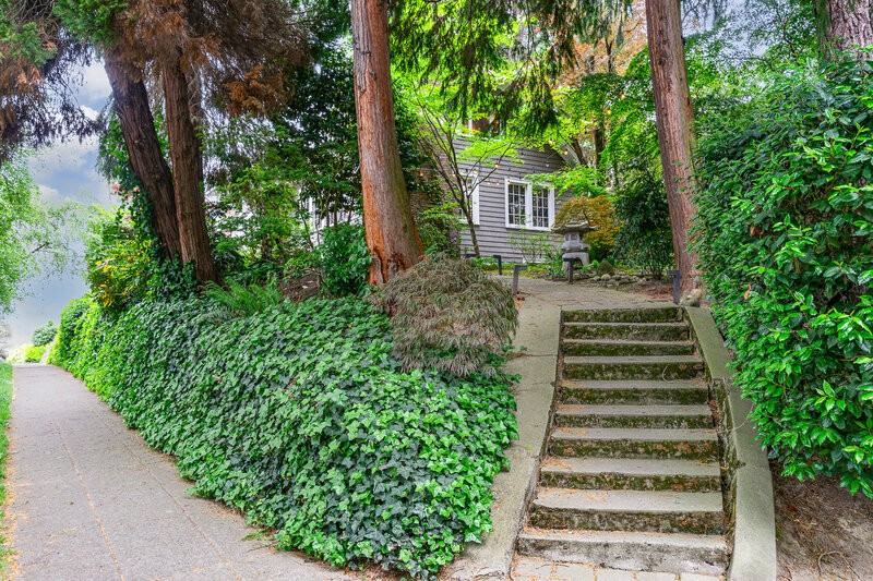 3901 S Court St - Photo 4 of 31