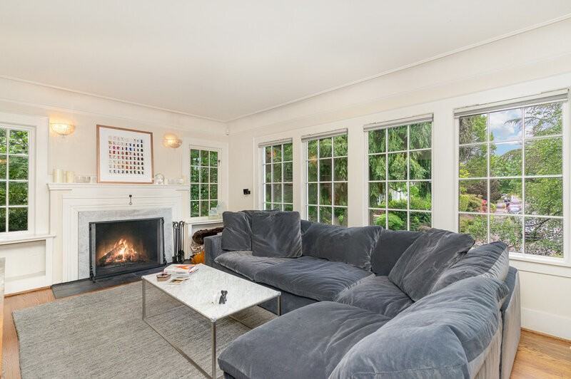 3901 S Court St - Photo 7 of 31