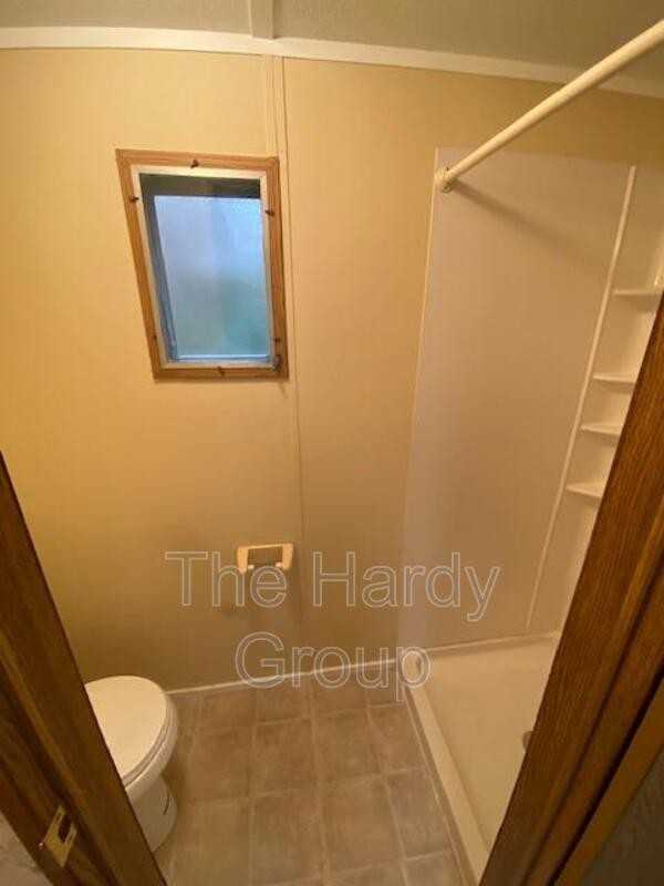 210 Ash St - Photo 4 of 17