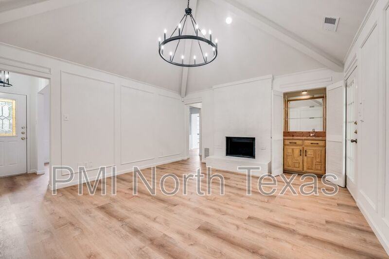 8880 Woodstream Dr - Photo 7 of 23