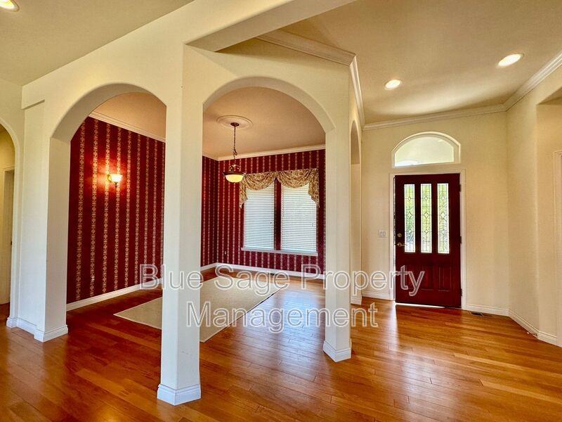 561 Doe Run Rd - Photo 4 of 24