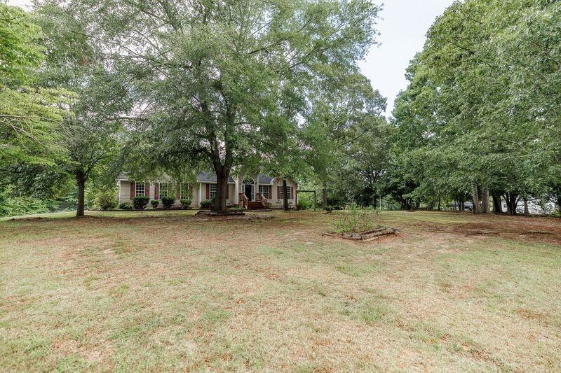 2603 Hog Mountain Rd - Photo 4 of 46