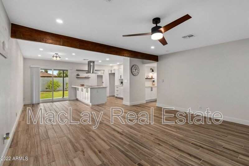 409 N Arrowhead Dr - Photo 4 of 23