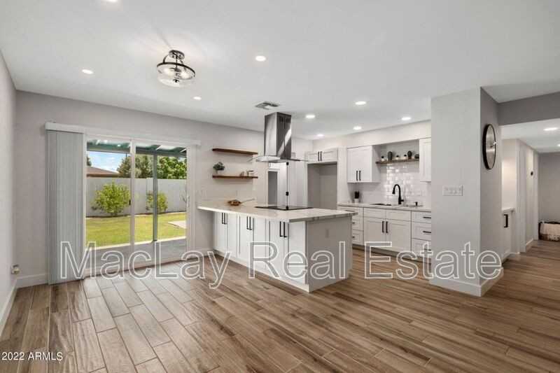 409 N Arrowhead Dr - Photo 6 of 23