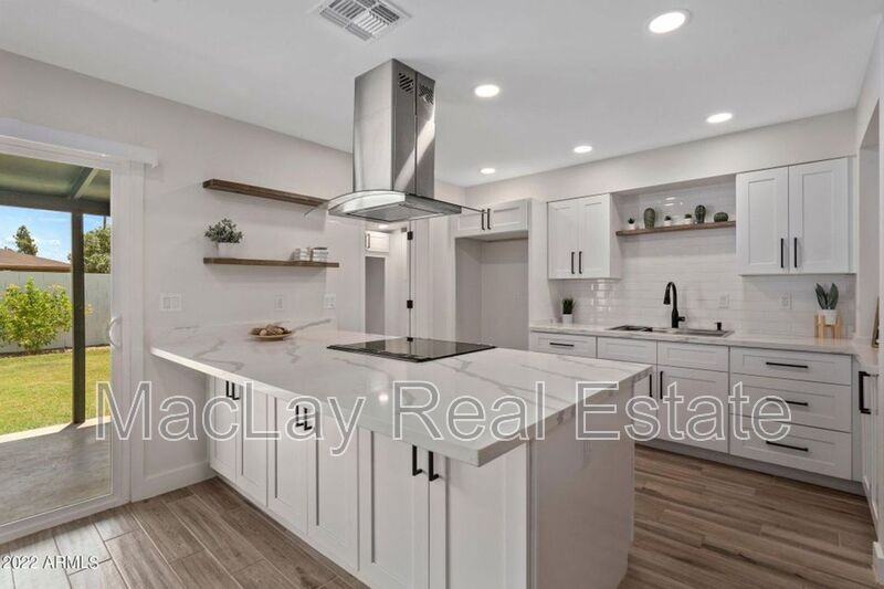409 N Arrowhead Dr - Photo 7 of 23