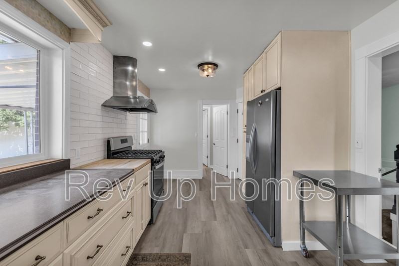 309 Es - Photo 4 of 30