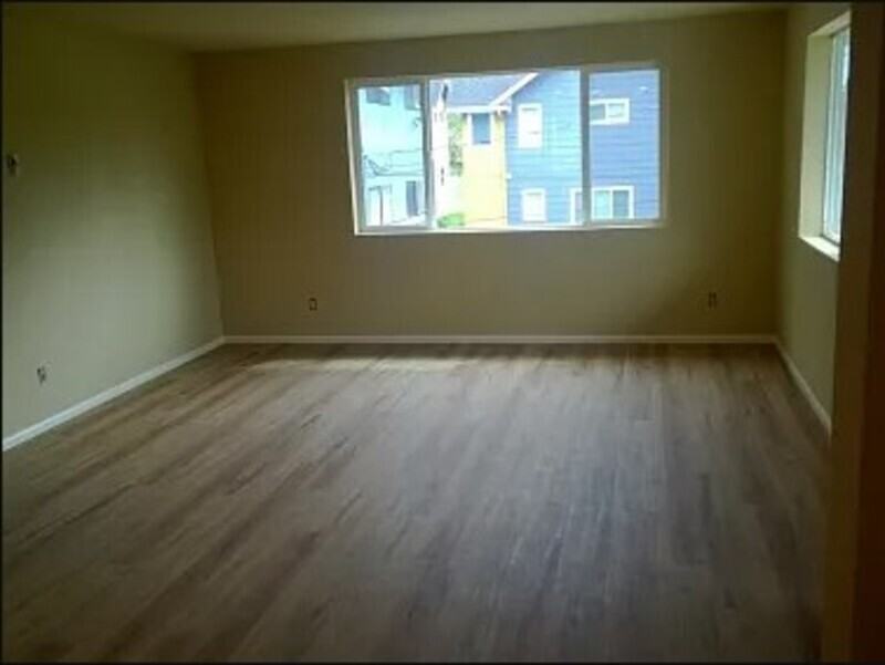 5215 38th Ave Sw #2 - Photo 4 of 12