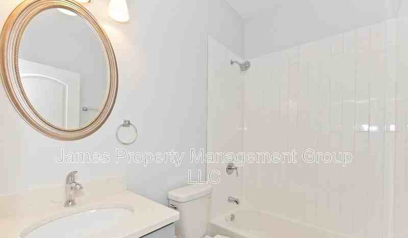 827 N Francisco Ave - Photo 5 of 9