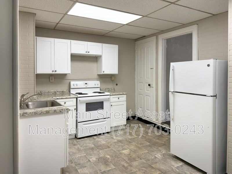 658 Walnut St #1 - Photo 3 of 20