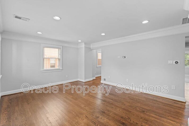 5803 Ravenswood Rd - Photo 3 of 36