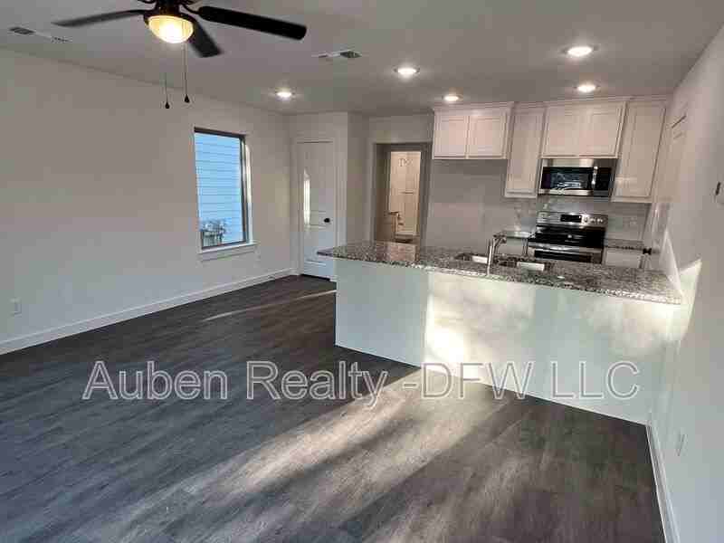 2526 S Fannin Ave - Photo 3 of 20