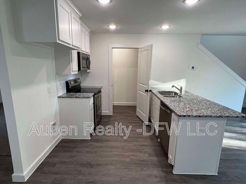 2526 S Fannin Ave - Photo 6 of 20